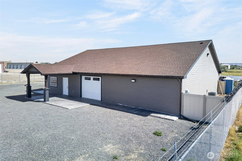 506 E Stover Road photo 1