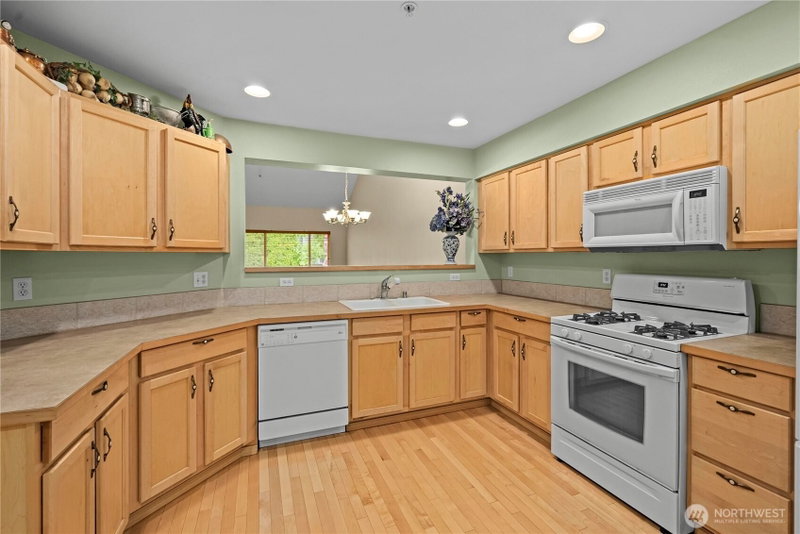 6445 James Avenue SE #B photo 2