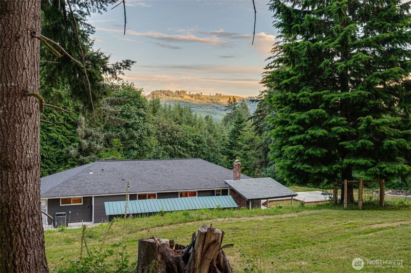 407 N Dubois Road photo 2