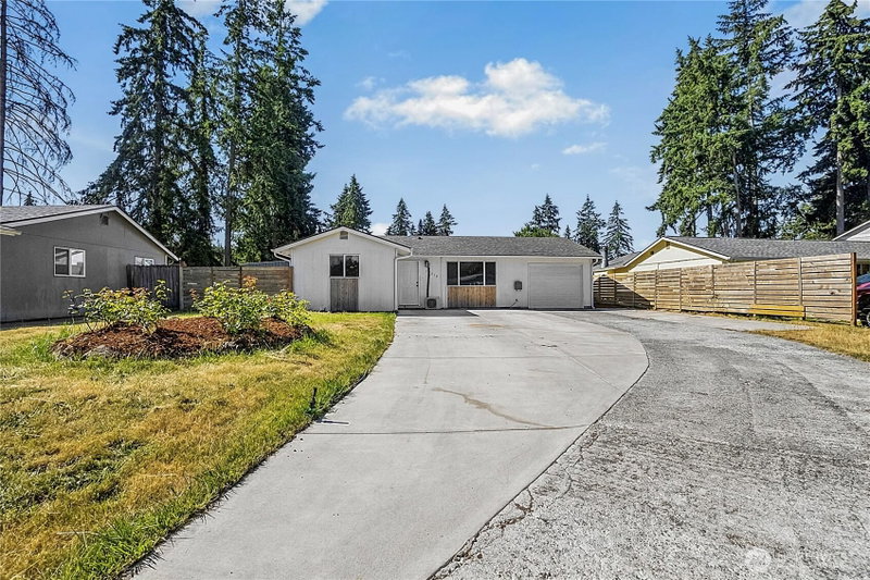 12318 114th Avenue E photo 1