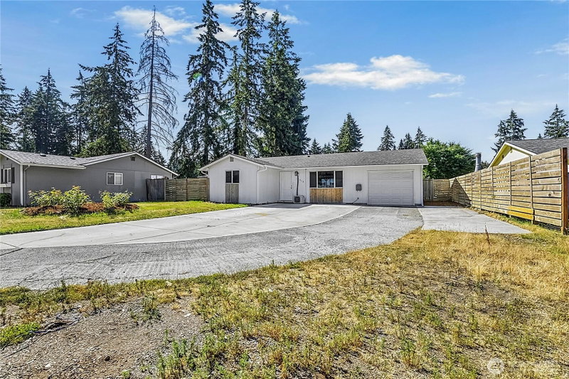 12318 114th Avenue E photo 2