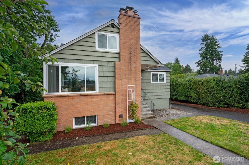 10625 17th Avenue SW photo 2