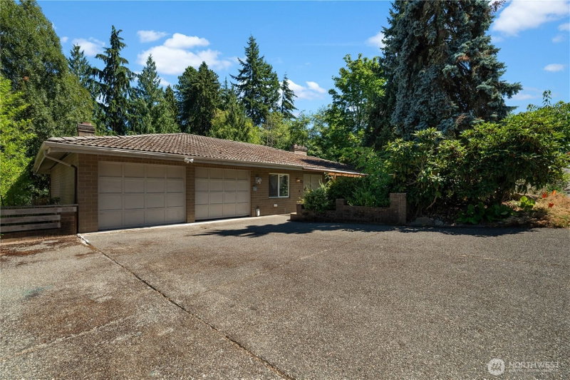 16058 36th Avenue NE photo 2