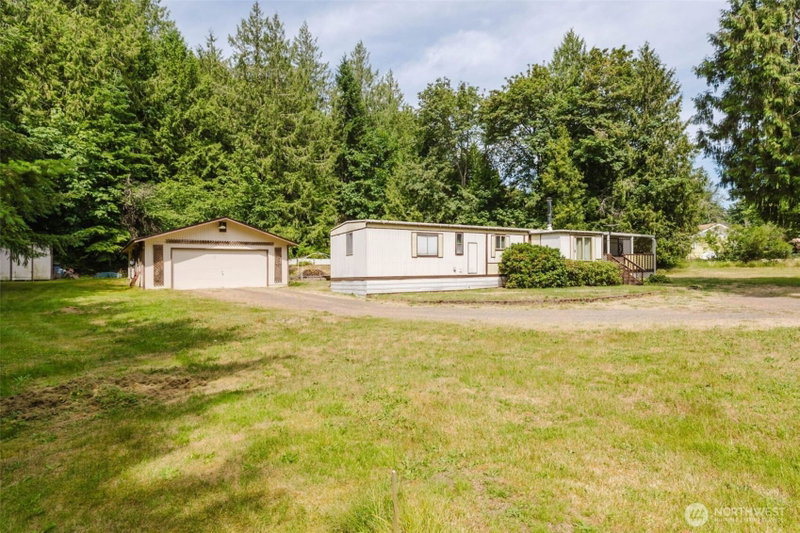11435 Ogle Road NE photo 1