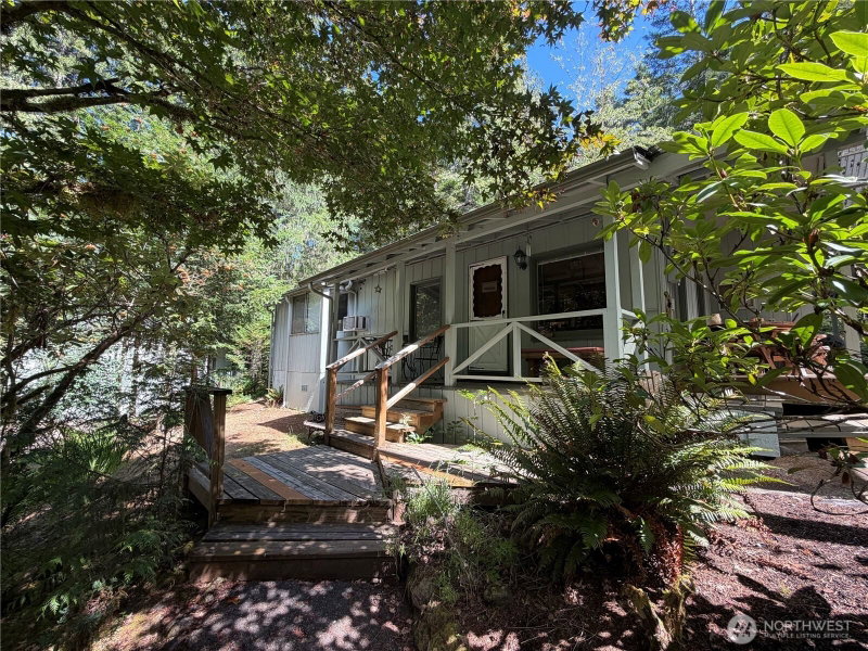 10 Creek Court photo 1