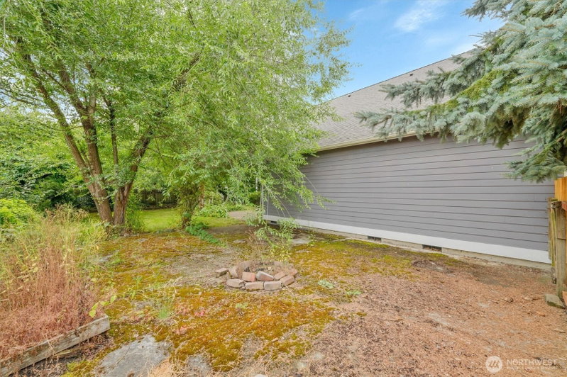 205 Spring Place photo 38