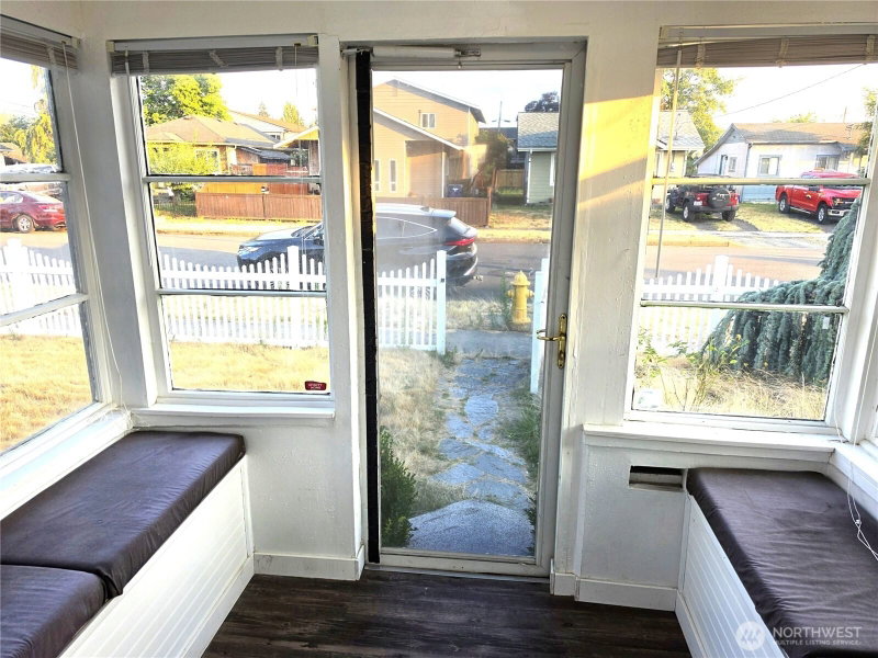 225 14th Street SE photo 2