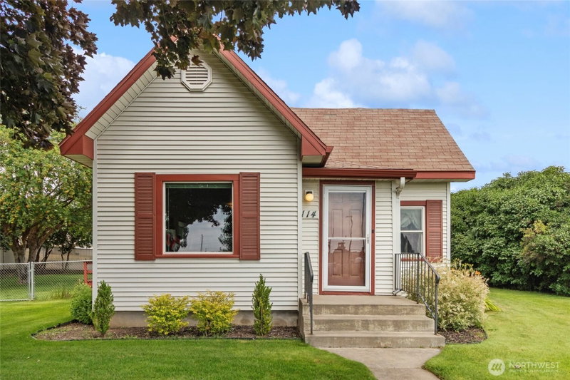 114 Logan Street photo 2