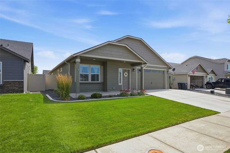 1403 E Nen Drive photo 2