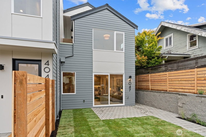 4047 44th Avenue SW photo 1
