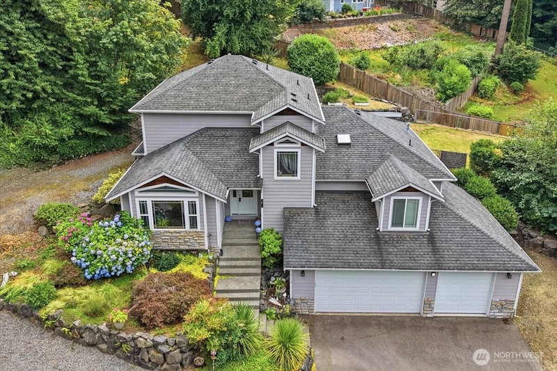 310 Fife Way photo 2