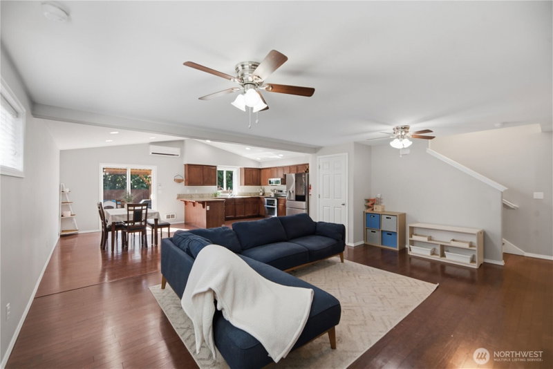 14458 46th Drive NE photo 2