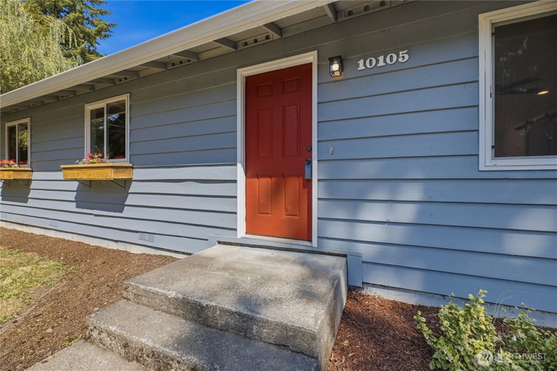 10105 229th Avenue E photo 2