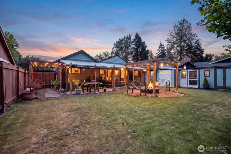 1209 S 11th Avenue photo 30