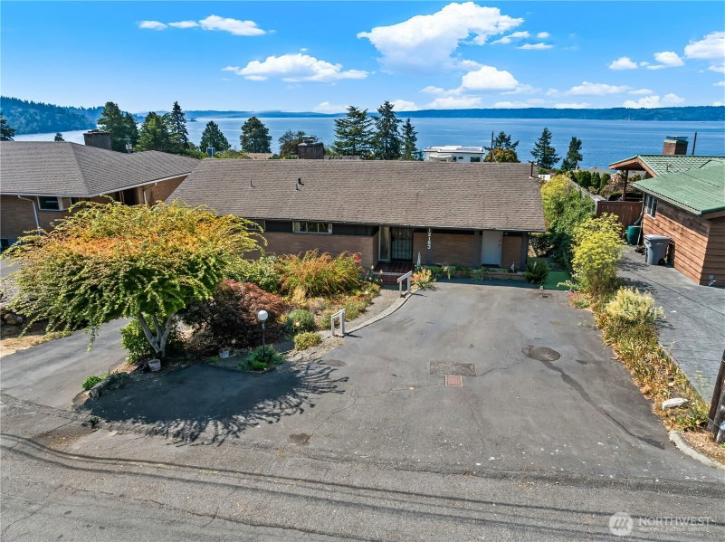 12153 Marine View Drive SW photo 2