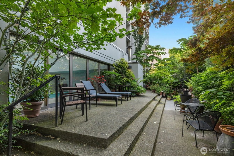 1101 Seneca Street #402 photo 38