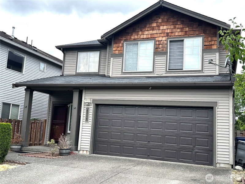 4217 L Place NE photo 2