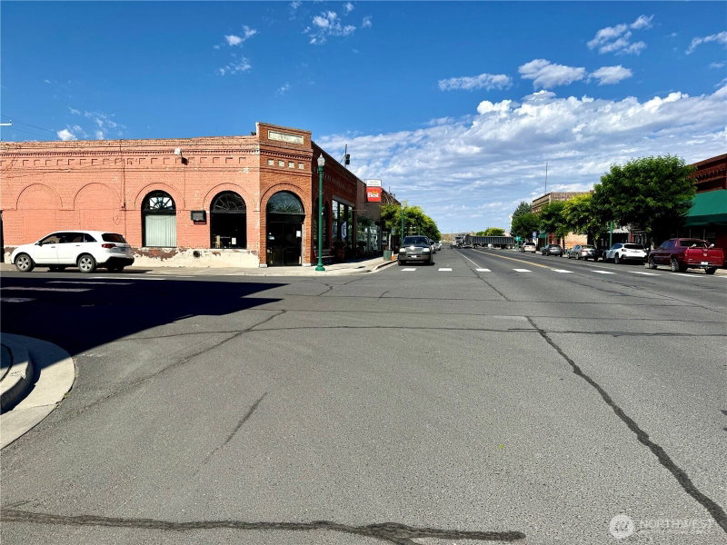4 E 1st Avenue photo 35