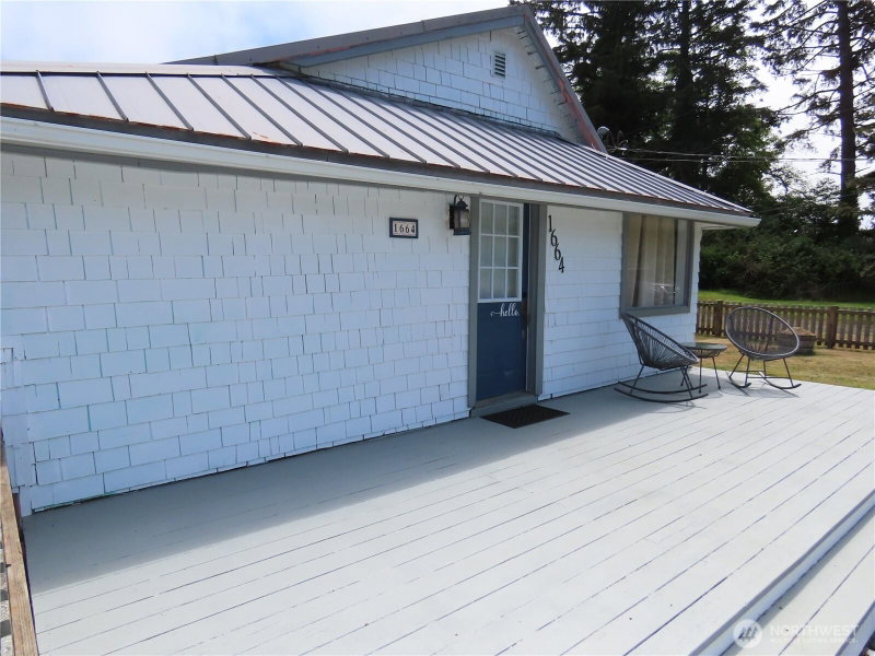 1664 Schmid Road photo 2