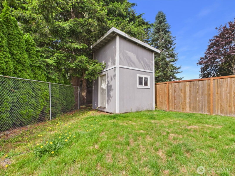732 Natalie Place photo 16