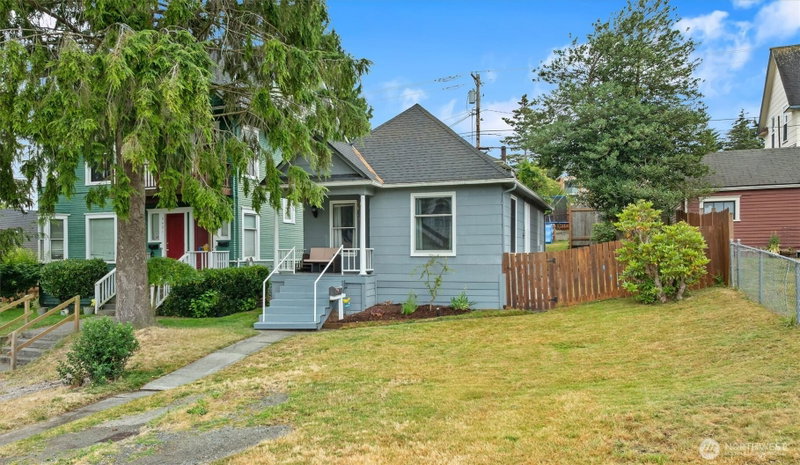 3425 Hoyt Avenue photo 1