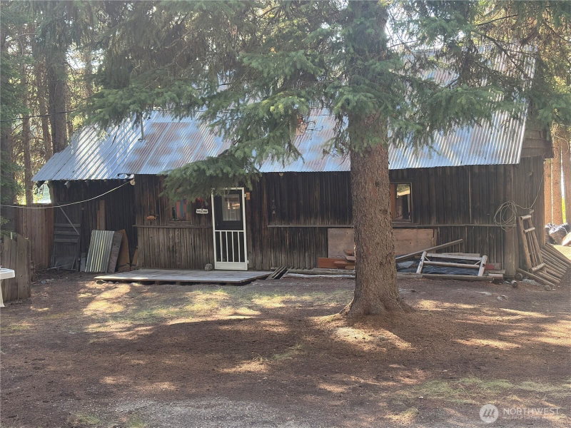 282 Thompson Street photo 23