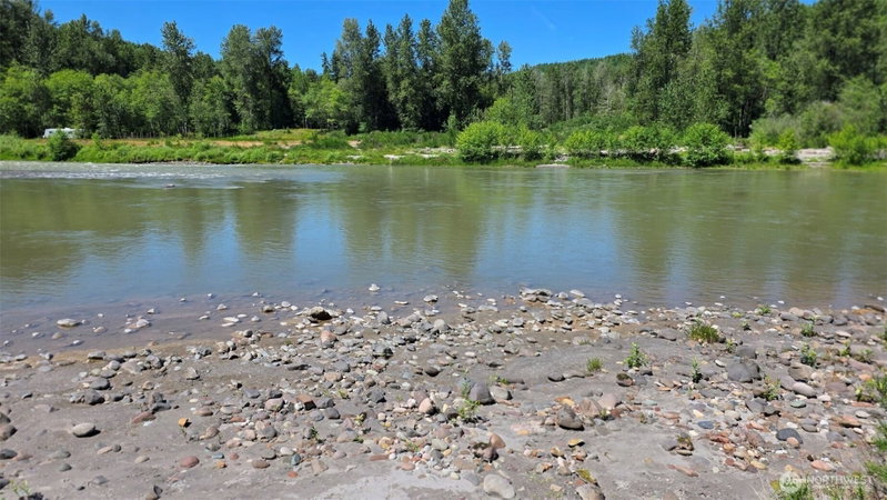 260 Riverview Drive photo 1