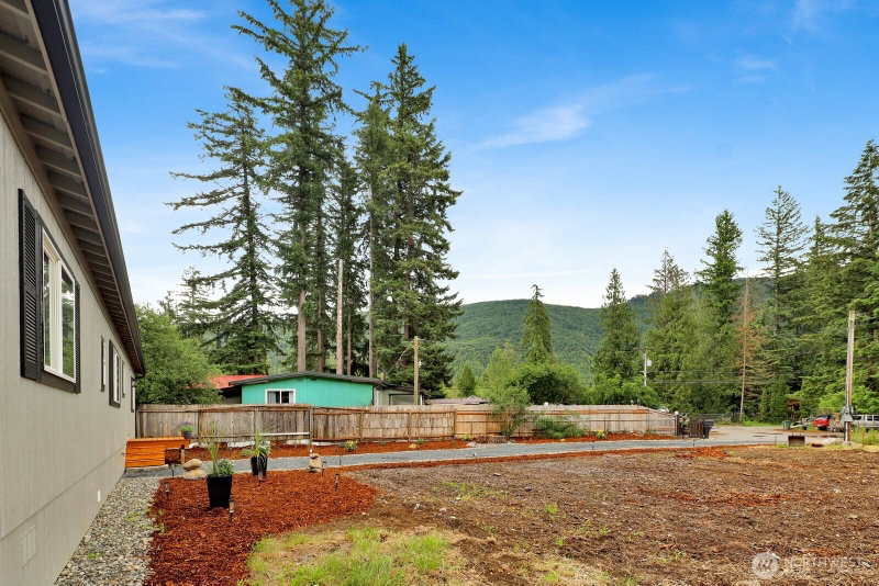 8433 Golden Valley Drive photo 2
