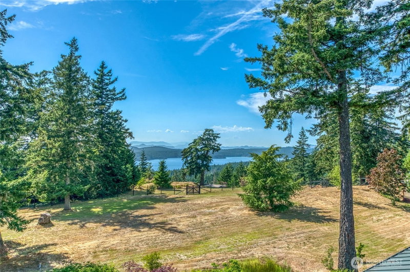 421 Scott Hill Drive photo 2