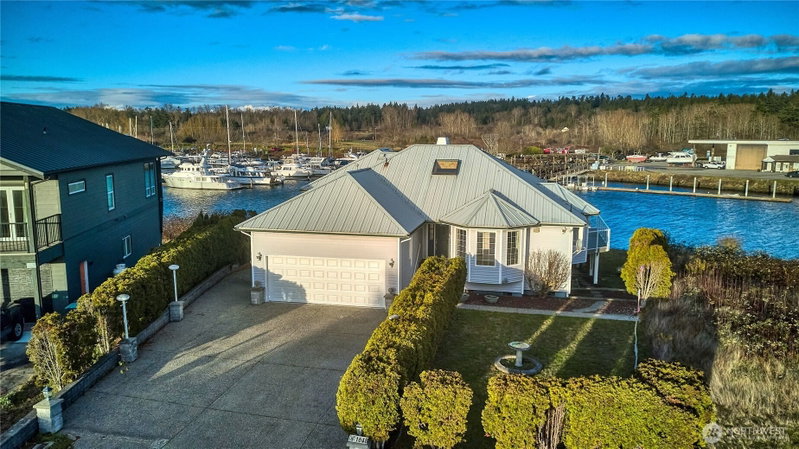 1648 Harbor Seal Drive photo 2