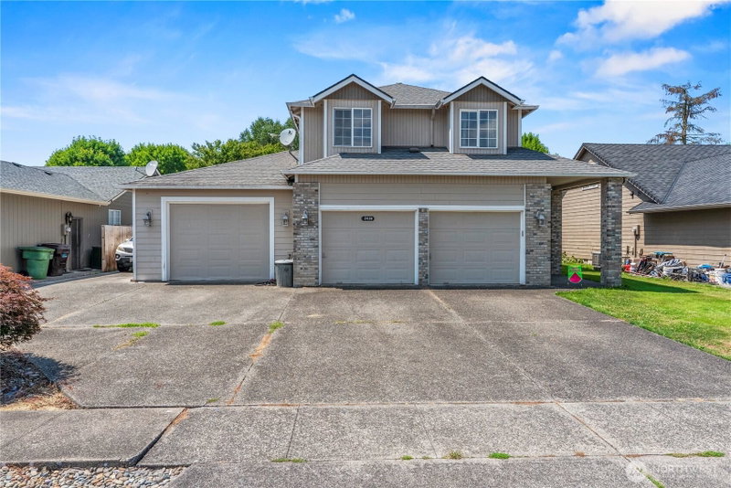 2439 Mulberry Avenue photo 2