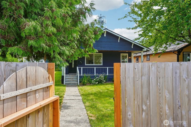 3729 S Cushman photo 2