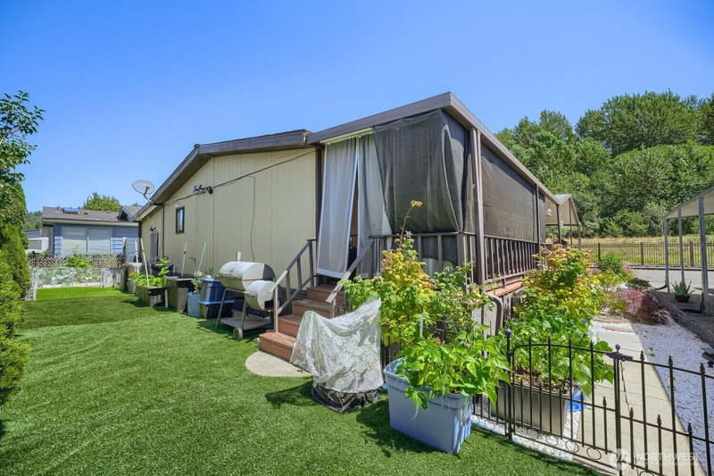 3611 NE I St #207 photo 2