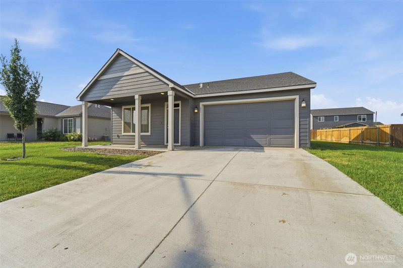 403 Emerald Avenue photo 27