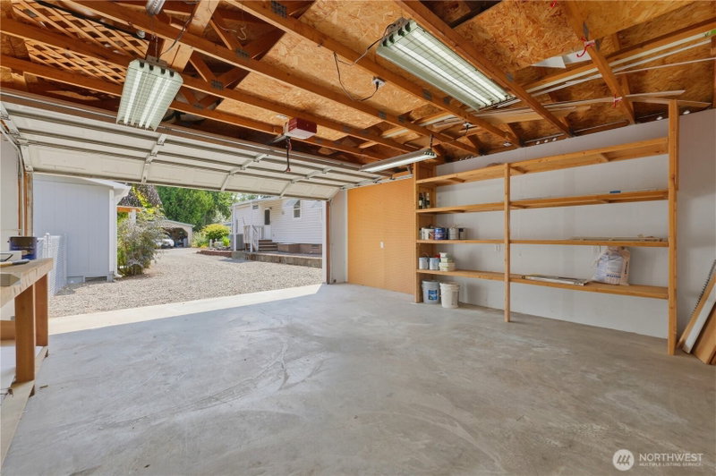 10015 189th Street E photo 2