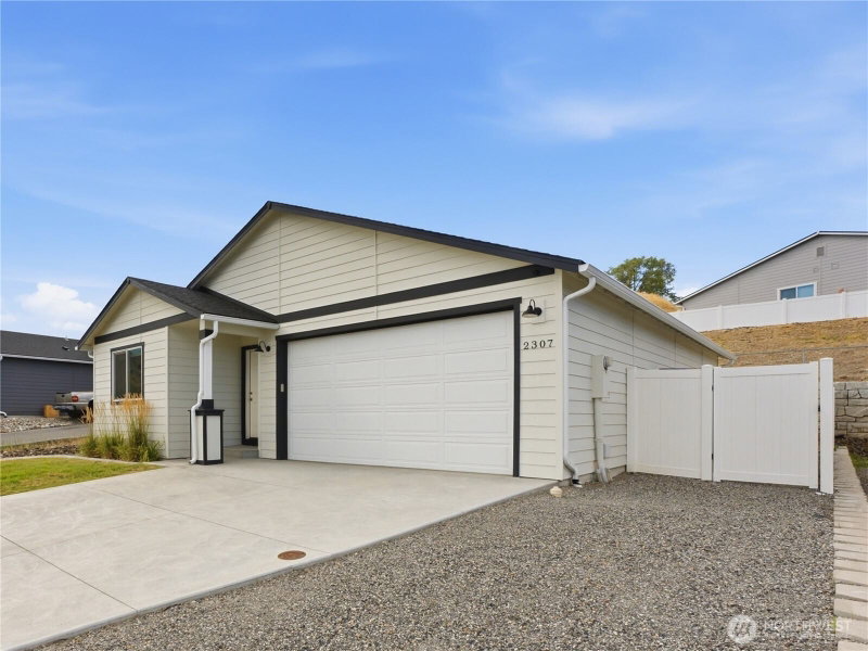 2307 SE Sage Brooke Road photo 2