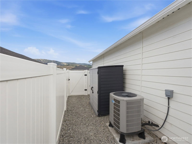 2307 SE Sage Brooke Road photo 40