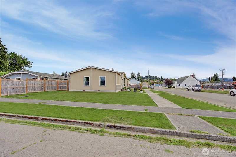 213 N Liberty Street photo 40