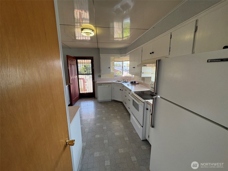 10 W Dewberry Avenue photo 2