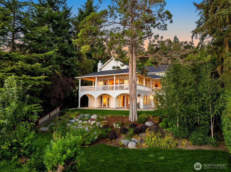 5071 Crystal Springs Drive NE photo 1