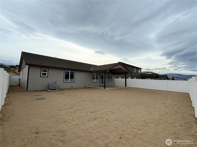 201 Country Cottage Lane photo 35