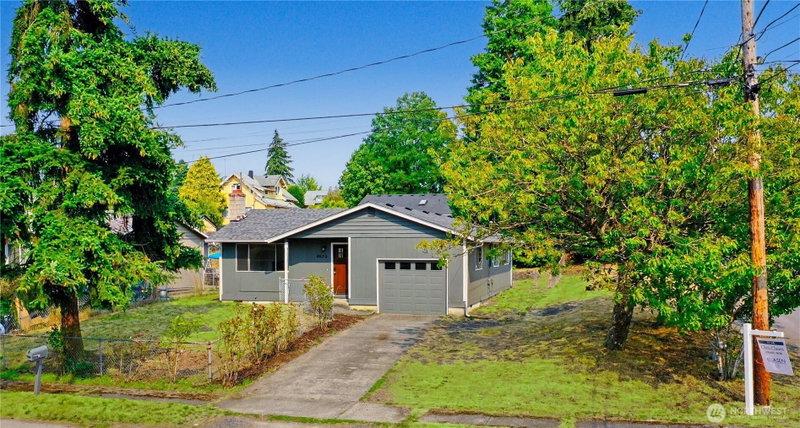 4639 E E Street photo 2