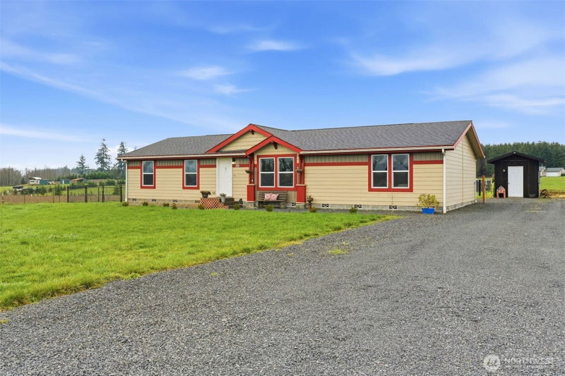 547 N Military Road photo 1