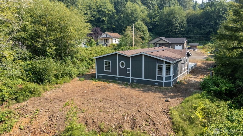 438 E Mommsen Street photo 2