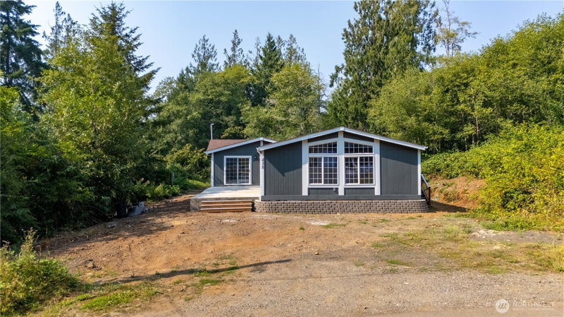 438 E Mommsen Street photo 36