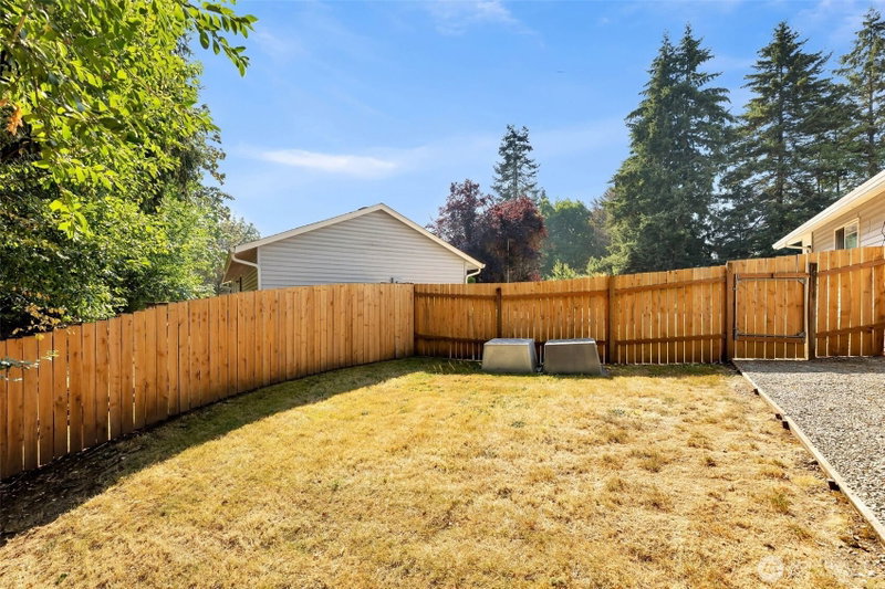214 SE 11th Circle photo 39