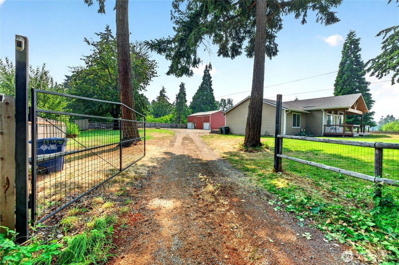 10516 36th Street E photo 2