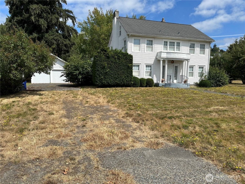 12313 VALLEY AVE E photo 1