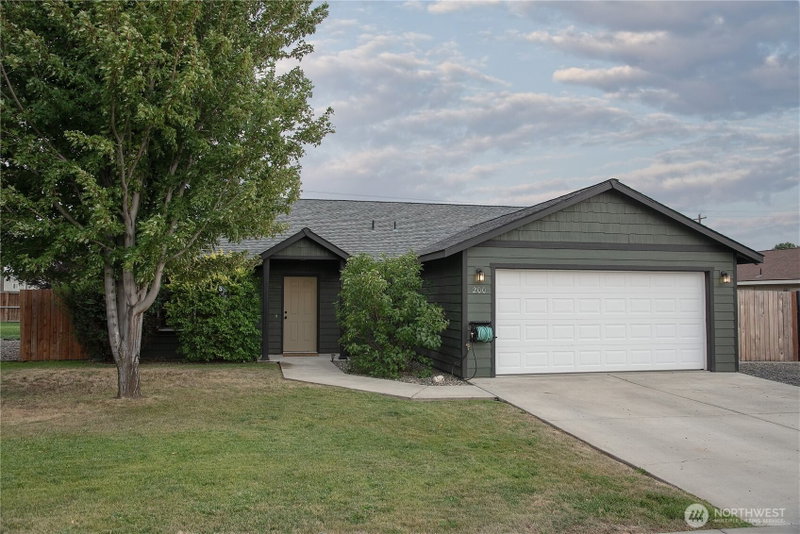 200 E Kristen Avenue photo 1
