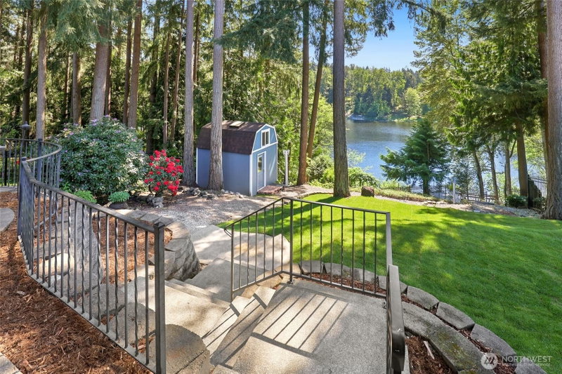 4820 W Tapps Drive E photo 2